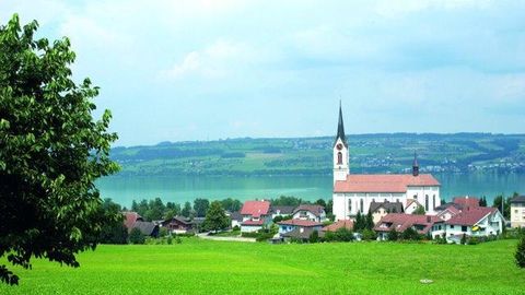 Nottwil mit Blick auf den Sempacher See
