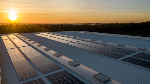 Solaranlage auf einem Gebäudedach